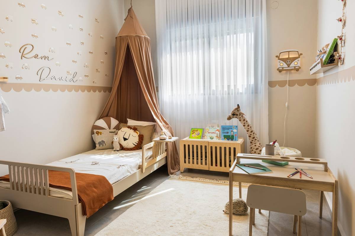 17 Canopy Bed Design Ideas That Transform Bedrooms Into Dreamy Sanctuaries