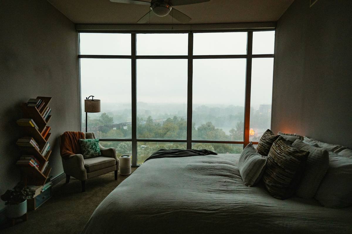 How to Design a Dream-Worthy Bedroom with Canopy Bed (Without Looking Like a Medieval Castle)