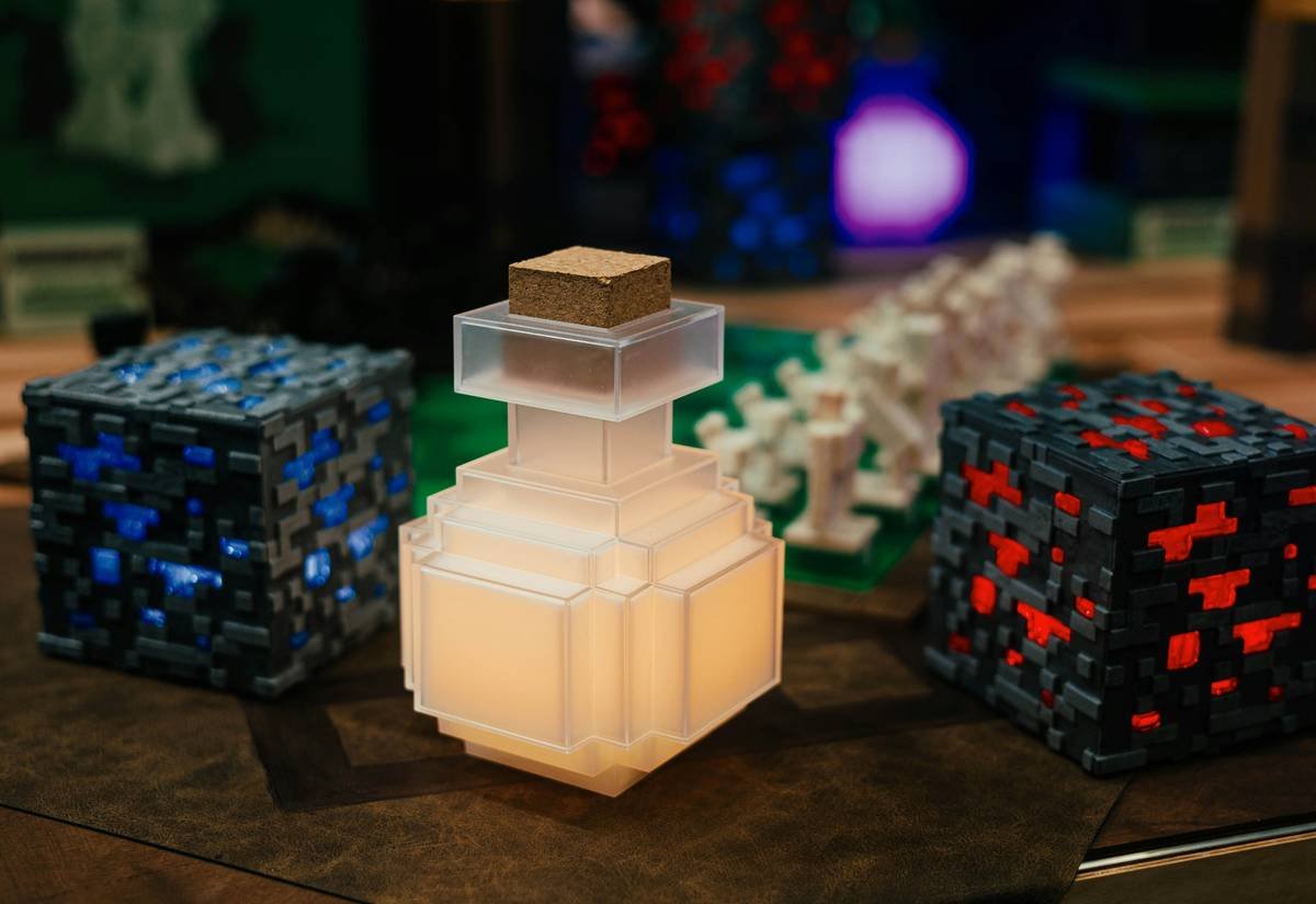 Build the Perfect Bed Nightstand Minecraft Tutorial for Real-Life Bedroom Inspiration