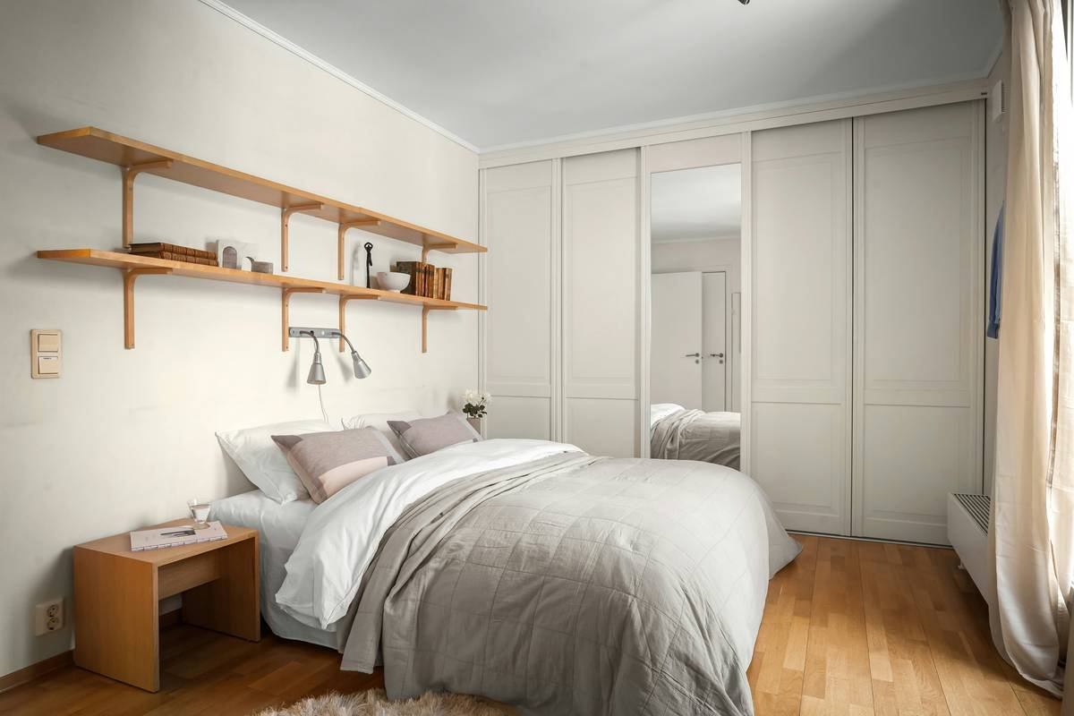 Why a Bed with Built-In Nightstands Might Be Your Bedroom’s Missing Piece (And How to Choose One)