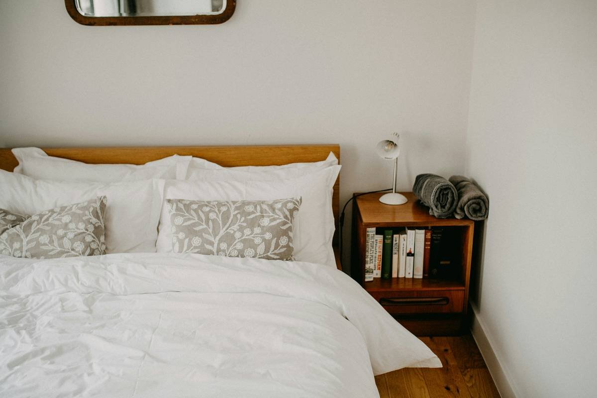 Side-by-side comparison of bed nightstand minecraft tutorial layout vs actual bedroom furniture arrangement